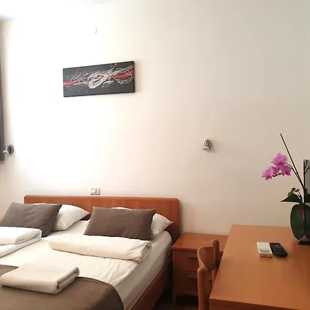 فندق Garni Keltika إيزولا