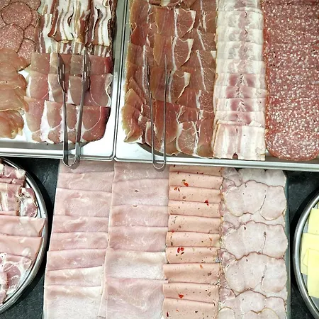 Garni Keltika فندق إيزولا