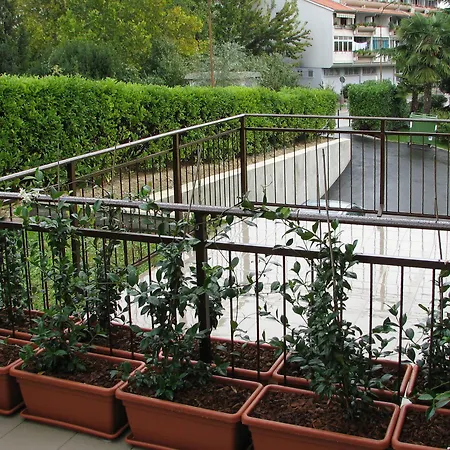 Garni Keltika إيزولا