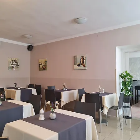 فندق Garni Keltika 3*