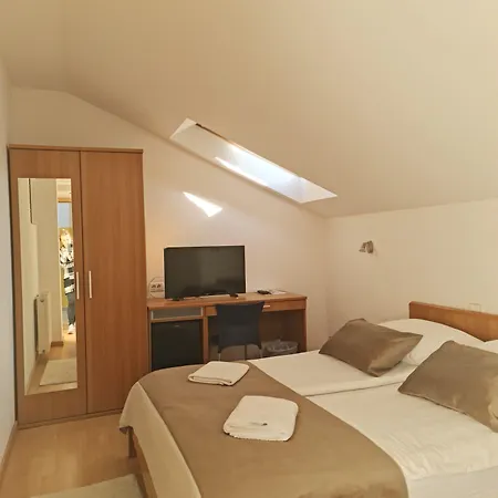 فندق Garni Keltika 3*