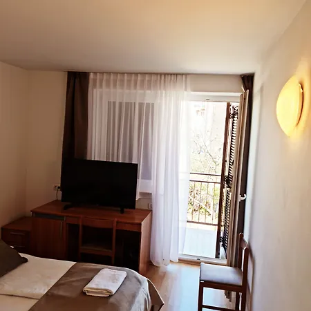 ホテル Garni Keltika 3*