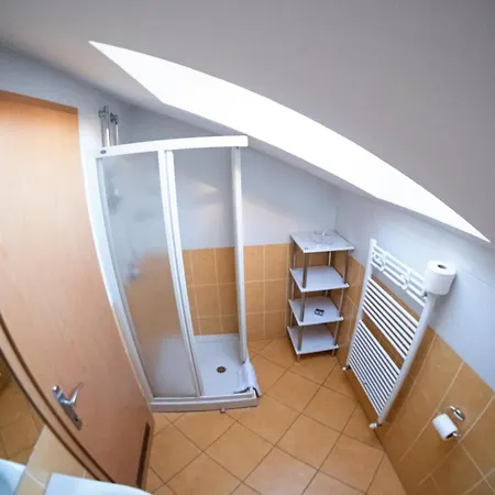 Garni Keltika إيزولا