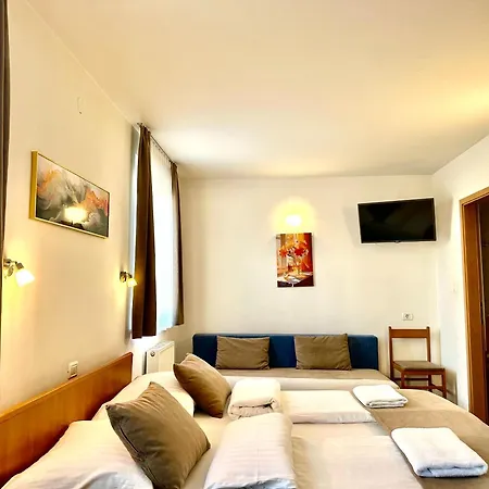 Garni Keltika 伊佐拉